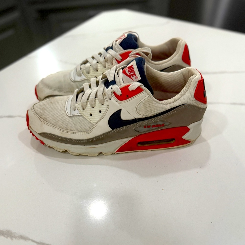 NIKE AIR MAX RED,WHITE, AND BLUE SHOES VINTAGE